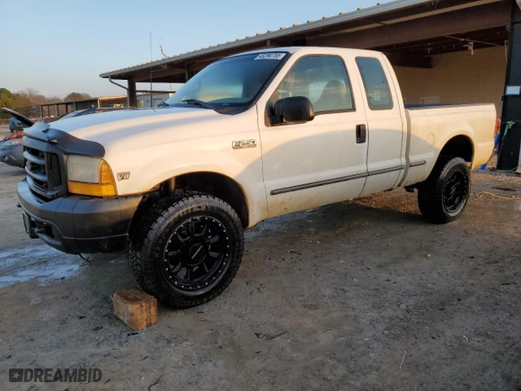 1999 Ford Super Duty F-250 XL with VIN 1FTNX21F9XEA88821, listed as a Copart auction lot 45290755 with 365,228 mi miles and Salvage Title. Bid and sale history available at carsss.com. Image 1.