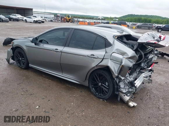 2025 Toyota Camry LE z VIN 4T1DAACK5SU527380, wystawiony jako IAAI lot #42116438 z przebiegiem 4 917 mil mil oraz . Historia ofert i sprzedaży dostępna na DreamBid. Obrazek 3.