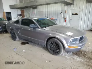 2006 Ford Mustang Standard z VIN 1ZVFT80N465152156, wystawiony jako Copart lot #59462385 z przebiegiem 114 174 mil mil oraz Czysty tytuł • Clean title. Historia ofert i sprzedaży dostępna na DreamBid. Obrazek 4.