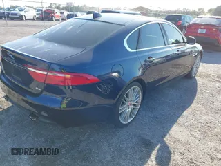 2016 Jaguar XF 35t Prestige with VIN SAJBE4BVXGCY15956, listed as a IAAI auction lot 41719846 with 111,348 mi miles. Bid and sale history available at carsss.com. Image 4.