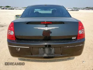 2010 Chrysler 300 Touring z VIN 2C3CA5CV0AH125757, wystawiony jako Copart lot #57422895 z przebiegiem 184 101 mil mil oraz Szkoda całkowita • Salvage title. Historia ofert i sprzedaży dostępna na DreamBid. Obrazek 6.