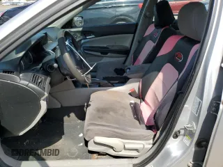 2011 Honda Accord LX z VIN 1HGCP2F37BA147663, wystawiony jako Copart lot #85851174 z przebiegiem Nie podano mil oraz Szkoda całkowita • Salvage title. Historia ofert i sprzedaży dostępna na DreamBid. Obrazek 7.