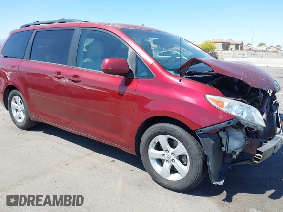 2011 Toyota Sienna LE AAS with VIN 5TDKK3DC2BS118124, listed as a IAAI auction lot 42121524 with 270,284 mi miles. Bid and sale history available at carsss.com. Image 1.