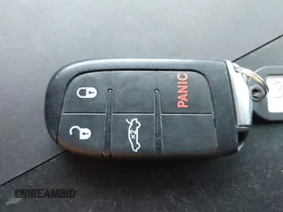 2021 Dodge Charger Police z VIN 2C3CDXAT7MH523170, wystawiony jako IAAI lot #42322244 z przebiegiem 90 825 mil mil oraz . Historia ofert i sprzedaży dostępna na DreamBid. Obrazek 11.