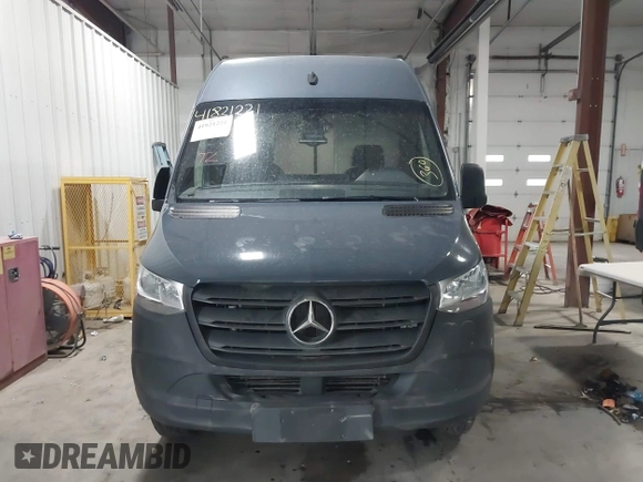 2019 Mercedes-Benz Sprinter Cargo z VIN WD4PF1CD9KP147130, wystawiony jako IAAI lot #41821221 z przebiegiem 70 915 mil mil oraz . Historia ofert i sprzedaży dostępna na DreamBid. Obrazek 12.