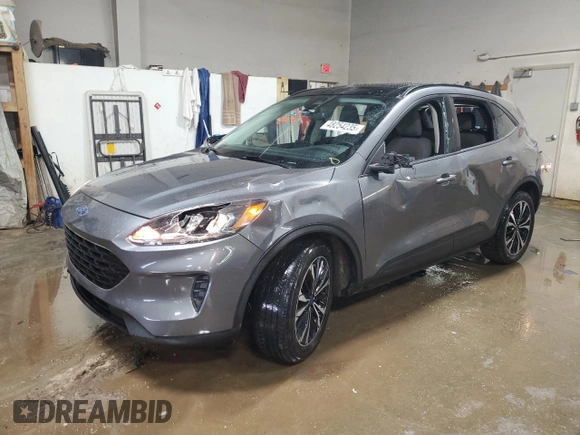 2022 Ford Escape SE z VIN 1FMCU0G66NUA43023, wystawiony jako Copart lot #48254235 z przebiegiem Nie podano mil oraz Szkoda całkowita • Salvage title. Historia ofert i sprzedaży dostępna na DreamBid. Obrazek 1.