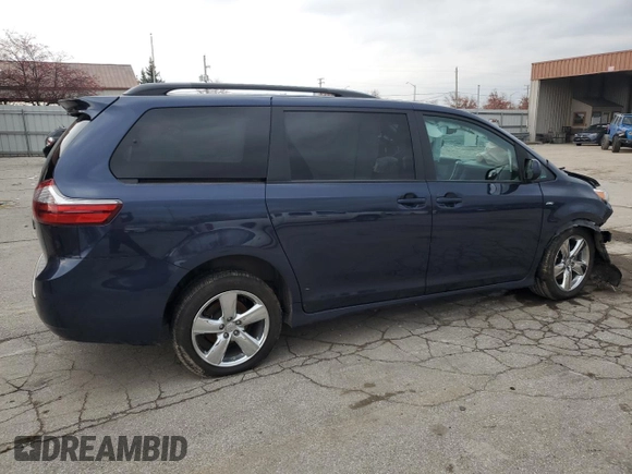 2020 Toyota Sienna LE z VIN 5TDJZ3DC2LS246596, wystawiony jako Copart lot #82495544 z przebiegiem Nie podano mil oraz Szkoda całkowita • Salvage title. Historia ofert i sprzedaży dostępna na DreamBid. Obrazek 3.