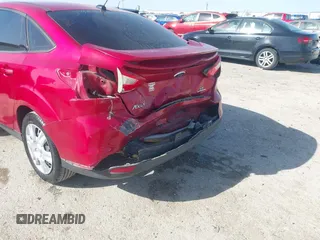 2012 Ford Focus SE с VIN 1FAHP3F25CL428812, выставлен на аукционе IAAI как лот 41850753 с пробегом 146 922 миль миль и . История ставок и продаж доступна на DreamBid. Изображение 6.