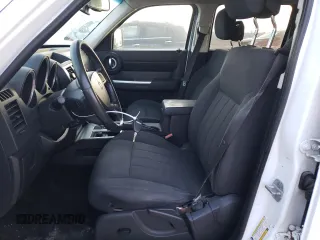 2011 Dodge Nitro SXT with VIN 1D4PU5GK5BW568240, listed as a Copart auction lot 84461784 with 101,246 mi miles and Salvage Title. Bid and sale history available at DreamBid. Image 7.