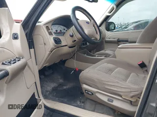 2005 Ford Explorer Sport Trac XLS z VIN 1FMZU77K05UB13891, wystawiony jako IAAI lot #40859877 z przebiegiem 157 308 mil mil oraz . Historia ofert i sprzedaży dostępna na DreamBid. Obrazek 5.