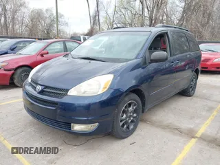2005 Toyota Sienna LE with VIN 5TDBA23C25S048997, listed as a IAAI auction lot 41883065 with 245,085 mi miles. Bid and sale history available at carsss.com. Image 2.