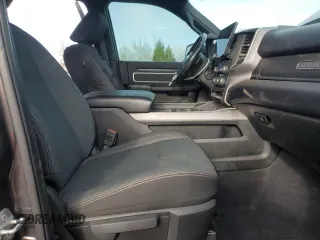 2021 Ram 2500 Big Horn z VIN 3C6UR5DL7MG561281, wystawiony jako Copart lot #49152245 z przebiegiem 77 429 mil mil oraz Szkoda całkowita • Salvage title. Historia ofert i sprzedaży dostępna na DreamBid. Obrazek 7.