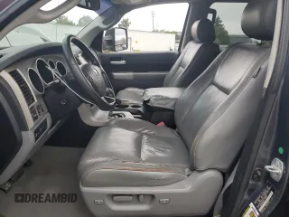 2008 Toyota Tundra Limited z VIN 5TFEV58158X047979, wystawiony jako Copart lot #46317935 z przebiegiem 180 267 mil mil oraz Szkoda całkowita • Salvage title. Historia ofert i sprzedaży dostępna na DreamBid. Obrazek 7.