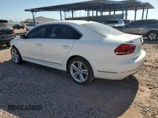 2015 Volkswagen Passat SEL Premium z VIN 1VWCV7A33FC046538, wystawiony jako Copart lot #57915835 z przebiegiem 155 443 mil mil oraz Szkoda całkowita • Salvage title. Historia ofert i sprzedaży dostępna na DreamBid. Obrazek 2.