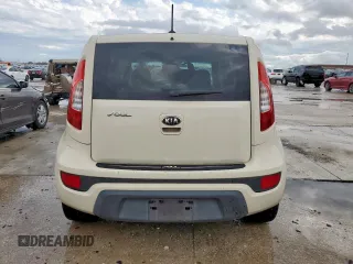 2013 Kia Soul + z VIN KNDJT2A64D7516093, wystawiony jako Copart lot #55762795 z przebiegiem 69 783 mil mil oraz Szkody całkowita. Historia ofert i sprzedaży dostępna na DreamBid. Obrazek 6.