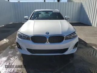 2024 BMW 3 Series 330i with VIN 3MW69FF09R8E39109, listed as a Copart auction lot 48945895 with 33,085 mi miles and Clean Title. Bid and sale history available at carsss.com. Image 5.