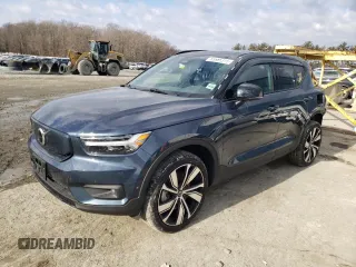2022 Volvo XC40 Twin Plus z VIN YV4ED3UR1N2667477, wystawiony jako Copart lot #88686315 z przebiegiem 8049 mil mil oraz Szkody całkowita. Historia ofert i sprzedaży dostępna na DreamBid. Obrazek 1.