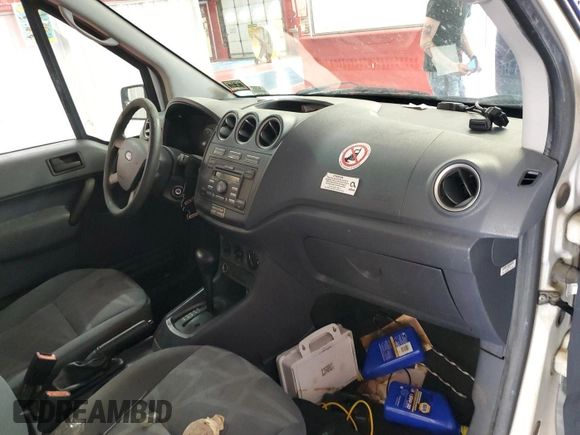 2011 Ford Transit Connect XLT z VIN NM0LS7BN2BT067125, wystawiony jako IAAI lot #42575798 z przebiegiem 61 701 mil mil oraz . Historia ofert i sprzedaży dostępna na DreamBid. Obrazek 14.