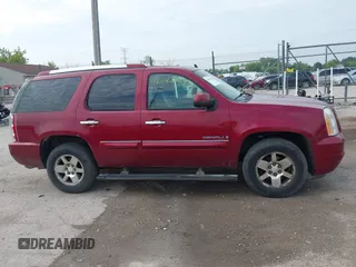 2008 GMC Yukon Denali z VIN 1GKFK63858J162600, wystawiony jako IAAI lot #42485629 z przebiegiem 271 690 mil mil oraz . Historia ofert i sprzedaży dostępna na DreamBid. Obrazek 13.