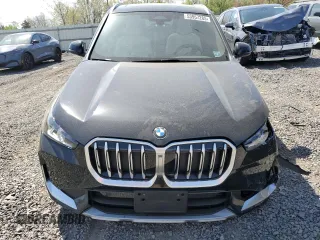 2025 BMW X1 xDrive28i z VIN WBX73EF07S5115682, wystawiony jako Copart lot #53957285 z przebiegiem Nie podano mil oraz Szkoda całkowita • Salvage title. Historia ofert i sprzedaży dostępna na DreamBid. Obrazek 5.