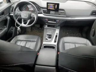 2020 Audi Q5 Premium with VIN WA1ANAFY4L2043820, listed as a Copart auction lot 52306765 with 102,821 mi miles and Salvage title. Bid and sale history available at DreamBid. Image 8.