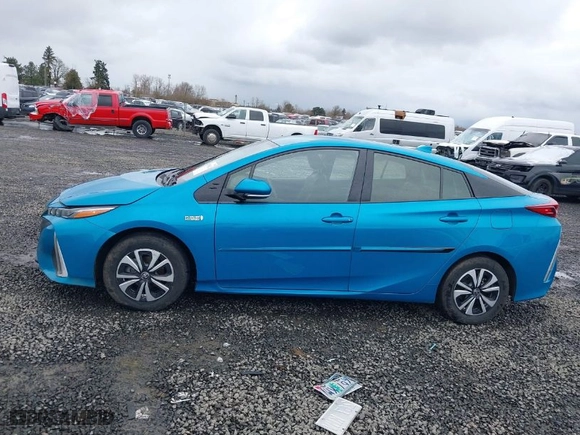 2017 Toyota Prius Prime Plus with VIN JTDKARFP7H3055716, listed as a IAAI auction lot 41596632 with NaN miles. Bid and sale history available at carsss.com. Image 14.