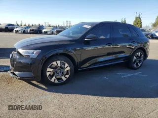 2022 Audi e-tron Premium with VIN WA1AAAGE0NB028153, listed as a Copart auction lot 68147894 with 28,256 mi miles and Salvage Title. Bid and sale history available at DreamBid. Image 1.