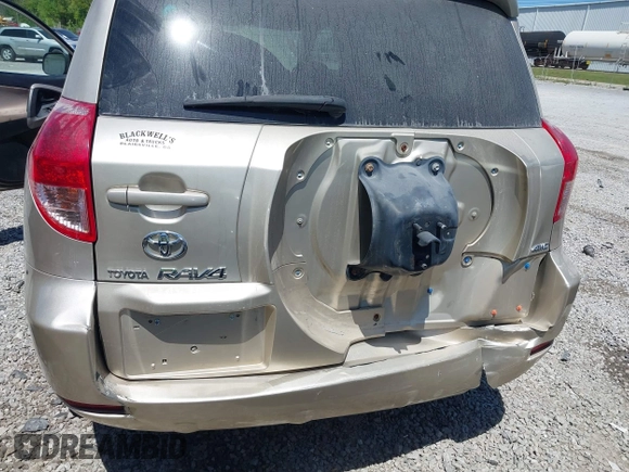 2008 Toyota RAV4 with VIN JTMBD33V886076628, listed as a IAAI auction lot 42050271 with 139,675 mi miles. Bid and sale history available at carsss.com. Image 6.