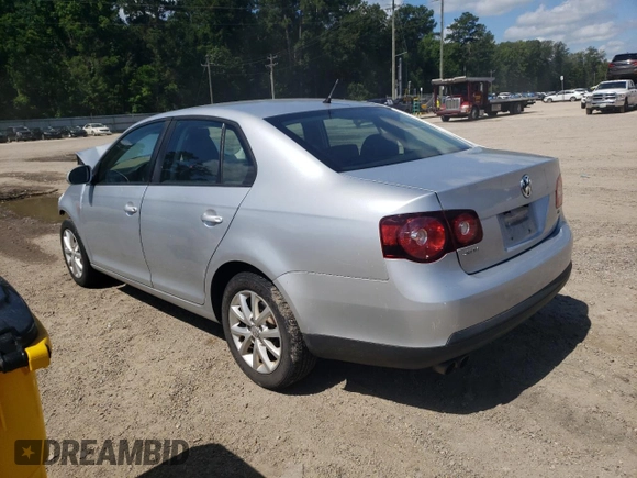 2010 Volkswagen Jetta Limited Edition с VIN 3VWAX7AJ2AM117039, выставлен на аукционе Copart как лот 62432545 с пробегом 99 117 миль миль и Списание • Salvage title. История ставок и продаж доступна на DreamBid. Изображение 2.