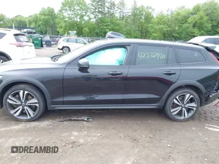 2023 Volvo V60 Plus with VIN YV4L12WY5P2105714, listed as a IAAI auction lot 42372970 with 30,170 mi miles and . Bid and sale history available at DreamBid. Image 14.