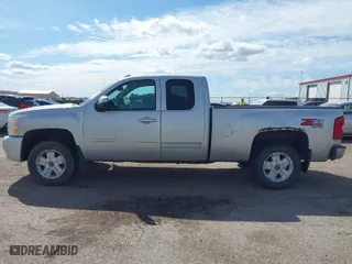 2011 Chevrolet Silverado 1500 LT with VIN 1GCRKSE37BZ249278, listed as a IAAI auction lot 41945372 with 230,962 mi miles. Bid and sale history available at carsss.com. Image 14.