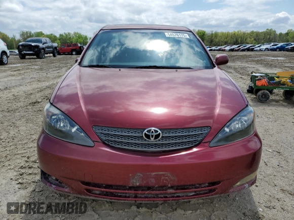 2003 Toyota Camry LE z VIN JTDBF30K530091667, wystawiony jako Copart lot #54576175 z przebiegiem 230 772 mil mil oraz Czysty tytuł • Clean title. Historia ofert i sprzedaży dostępna na DreamBid. Obrazek 5.
