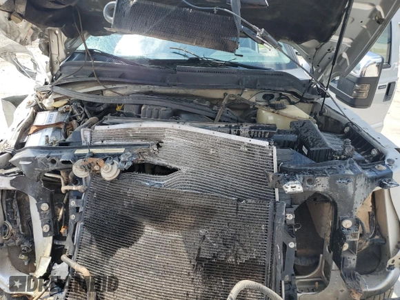 2014 Ford F-250 XL z VIN 1FT7X2B68EEA67690, wystawiony jako Copart lot #56468055 z przebiegiem 149 092 mil mil oraz Szkoda całkowita • Salvage title. Historia ofert i sprzedaży dostępna na DreamBid. Obrazek 11.