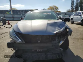2017 Nissan Sentra SV with VIN 3N1AB7AP1HL710111, listed as a Copart auction lot 52864295 with 172,027 mi miles and Salvage Title. Bid and sale history available at carsss.com. Image 5.