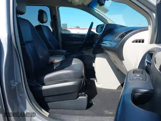 2014 Chrysler Town & Country Touring with VIN 2C4RC1BGXER211850, listed as a IAAI auction lot 41997769 with 164,406 mi miles. Bid and sale history available at carsss.com. Image 5.