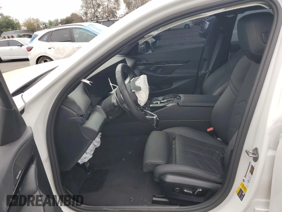 2024 BMW i5 eDrive40 z VIN WBY33FK04RCP62567, wystawiony jako Copart lot #85295344 z przebiegiem Nie podano mil oraz Szkody całkowita. Historia ofert i sprzedaży dostępna na DreamBid. Obrazek 7.