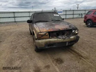 2001 GMC Sonoma SLS w/1SH Pkg with VIN 1GTDT19W418197604, listed as a Copart auction lot 66607874 with 0 mi miles and Salvage Title. Bid and sale history available at carsss.com. Image 10.