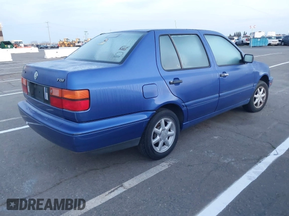 1998 Volkswagen Jetta TDI z VIN 3VWRF81HXWM156283, wystawiony jako IAAI lot #41764895 z przebiegiem 213 764 mil mil oraz . Historia ofert i sprzedaży dostępna na DreamBid. Obrazek 4.