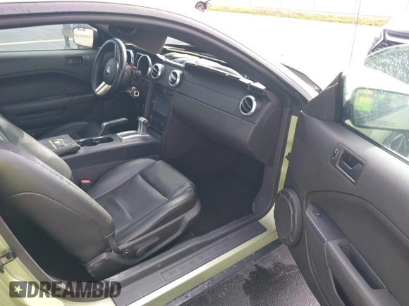 2005 Ford Mustang Deluxe с VIN 1ZVFT80N255140487, выставлен на аукционе IAAI как лот 42643309 с пробегом 153 782 миль миль и . История ставок и продаж доступна на DreamBid. Изображение 5.