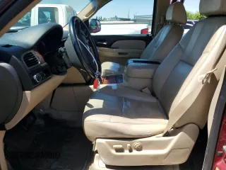 2007 Chevrolet Tahoe LT z VIN 1GNFC13037J277398, wystawiony jako Copart lot #56033605 z przebiegiem 196 490 mil mil oraz Szkoda całkowita • Salvage title. Historia ofert i sprzedaży dostępna na DreamBid. Obrazek 7.