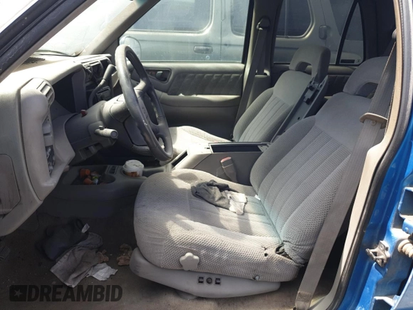 1995 Chevrolet Blazer с VIN 1GNDT13W8S2197190, выставлен на аукционе Copart как лот 52053765 с пробегом Не указан миль и На запчасти • Non repairable. История ставок и продаж доступна на DreamBid. Изображение 7.