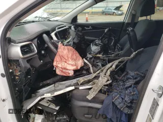 2017 Kia Sorento LX with VIN 5XYPGDA35HG200002, listed as a Copart auction lot 64848032 with 0 mi miles and Salvage Title. Bid and sale history available at carsss.com. Image 5.