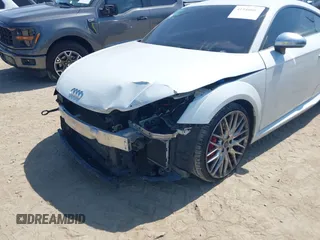 2016 Audi TTS 2.0T z VIN TRUC1AFV5G1030771, wystawiony jako IAAI lot #41940807 z przebiegiem 81 357 mil mil oraz . Historia ofert i sprzedaży dostępna na DreamBid. Obrazek 6.