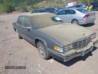 1993 Cadillac DeVille z VIN 1G6CD53B3P4309222, wystawiony jako IAAI lot #42053817 z przebiegiem 118 258 mil mil oraz . Historia ofert i sprzedaży dostępna na DreamBid. Obrazek 1.