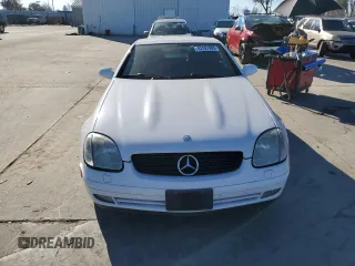 1998 Mercedes-Benz SLK 230/320 z VIN WDBKK47FXWF075880, wystawiony jako Copart lot #42187985 z przebiegiem 118 456 mil mil oraz Czysty tytuł • Clean title. Historia ofert i sprzedaży dostępna na DreamBid. Obrazek 5.