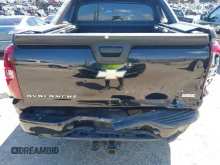 2011 Chevrolet Avalanche LS with VIN 3GNMCEE01BG102296, listed as a IAAI auction lot 42259168 with 183,888 mi miles and . Bid and sale history available at DreamBid. Image 6.