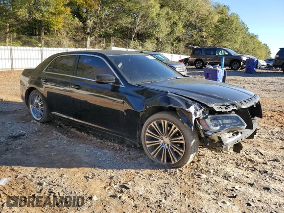 2013 Chrysler 300 S z VIN 2C3CCABG2DH527578, wystawiony jako Copart lot #81095624 z przebiegiem 217 456 mil mil oraz Szkoda całkowita • Salvage title. Historia ofert i sprzedaży dostępna na DreamBid. Obrazek 4.