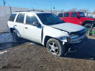 2008 Chevrolet TrailBlazer Fleet w/2FL with VIN 1GNDT13S682199011, listed as a IAAI auction lot 41389378 with 177,471 mi miles. Bid and sale history available at carsss.com. Image 1.
