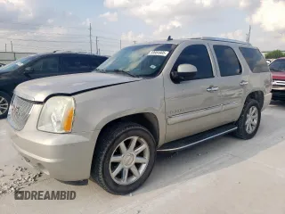 2007 GMC Yukon Denali z VIN 1GKFK63897J176451, wystawiony jako Copart lot #59984905 z przebiegiem 175 974 mil mil oraz Czysty tytuł • Clean title. Historia ofert i sprzedaży dostępna na DreamBid. Obrazek 1.