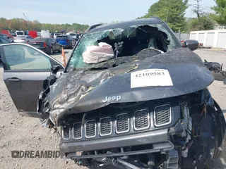 2019 Jeep Compass Latitude z VIN 3C4NJDBB5KT660906, wystawiony jako IAAI lot #42109583 z przebiegiem Nie podano mil oraz . Historia ofert i sprzedaży dostępna na DreamBid. Obrazek 12.